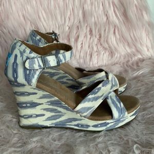 Cute Tom’s Wedges